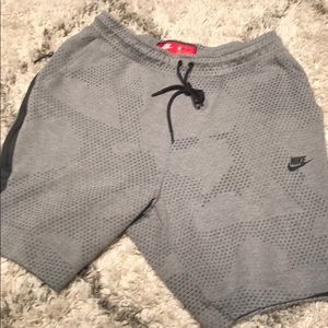 nike tech fleece short
